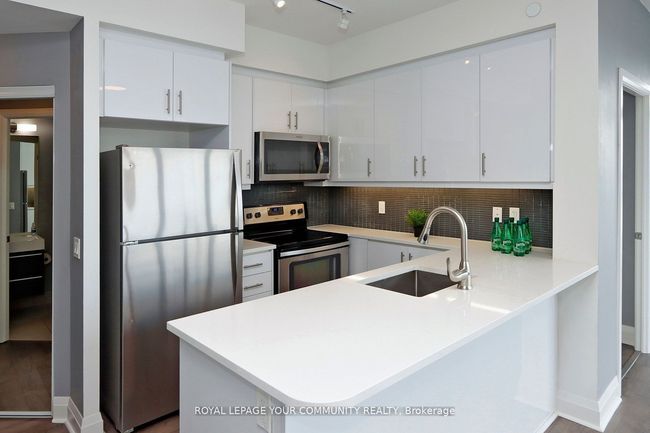 1109 - 15 Zorra St, Condo with 2 bedrooms, 2 bathrooms and null parking in Etobicoke ON | Image 8