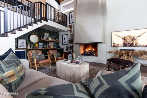 2100 Aubry, Flagstaff, AZ, 86005-4302 | Card Image