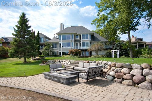 826 Wolverine Dr, Wolverine Lake, MI, 48390-2377 | Card Image