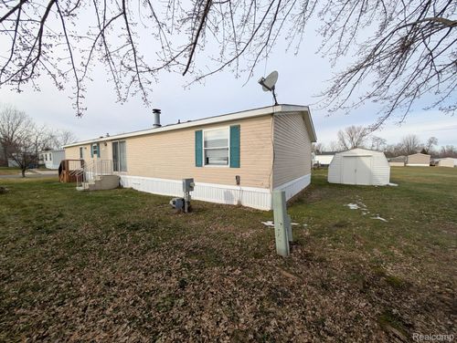 113 Fox Hound Dr, Grand Blanc, MI, 48439-7006 | Card Image