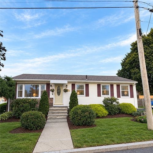 16 Madison Ave, Cranston, RI, 02920-2367 | Card Image