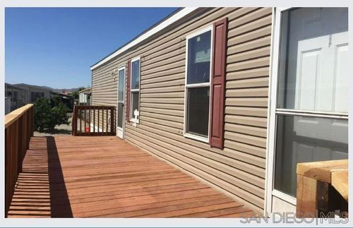 spc-70-725 W Thornton Ave, Hemet, CA, 92543-7703 | Card Image