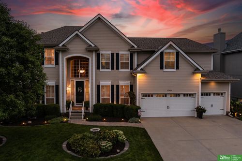 17610 T St, Omaha, NE, 68135-2847 | Card Image