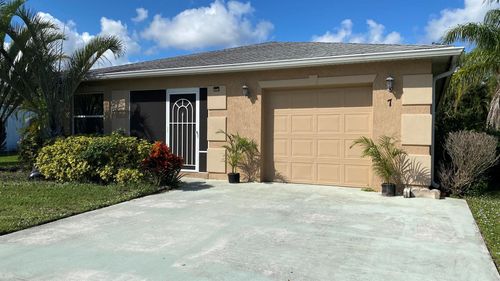 7 Los Lagos Ln, Port St Lucie, FL, 34952-2358 | Card Image