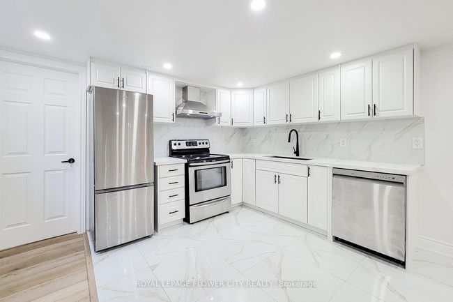 56 Moxley Dr, House other with 6 bedrooms, 4 bathrooms and 5 parking in Hamilton ON | Image 26