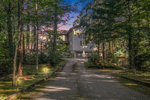 388 Alex Mountain Dr, Sky Valley, GA, 30537-2582 | Card Image