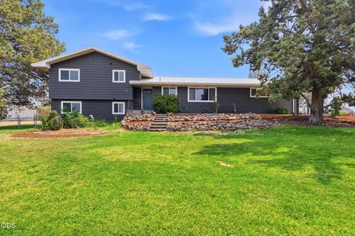 304 Se Crestview Lane, Madras, OR, 97741 | Card Image