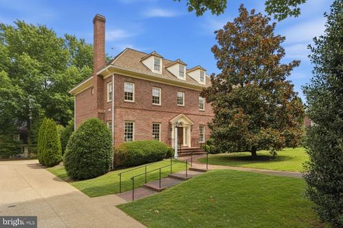 9874 Palace Green Way, Vienna, VA, 22181-6097 | Card Image