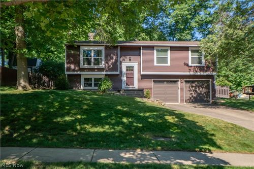 630 Berkshire Dr, Medina, OH, 44256-2707 | Card Image