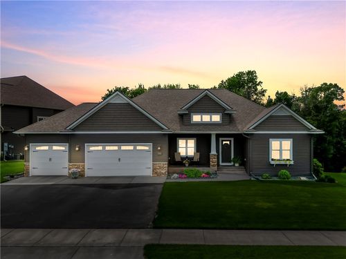 4754 S Oakwood Hills Pkwy, Eau Claire, WI, 54701-9174 | Card Image