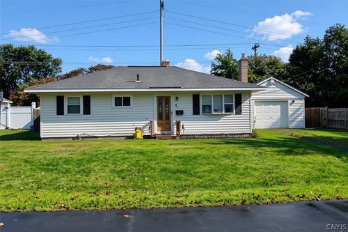 7 Cone Cir, New Hartford, NY, 13413-1206 | Card Image