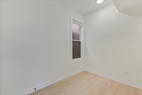 apt-3r-1322 W Ohio St, Chicago, IL, 60642-6734 | Card Image