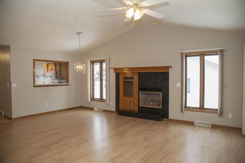 1045 Saddle Rdg, Portage, WI, 53901-9781 | Card Image