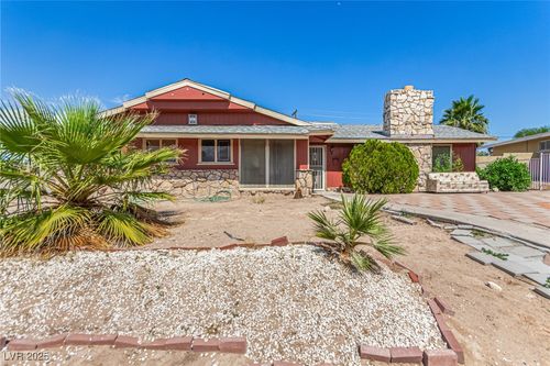 812 Pyramid Dr, Las Vegas, NV, 89107-2111 | Card Image