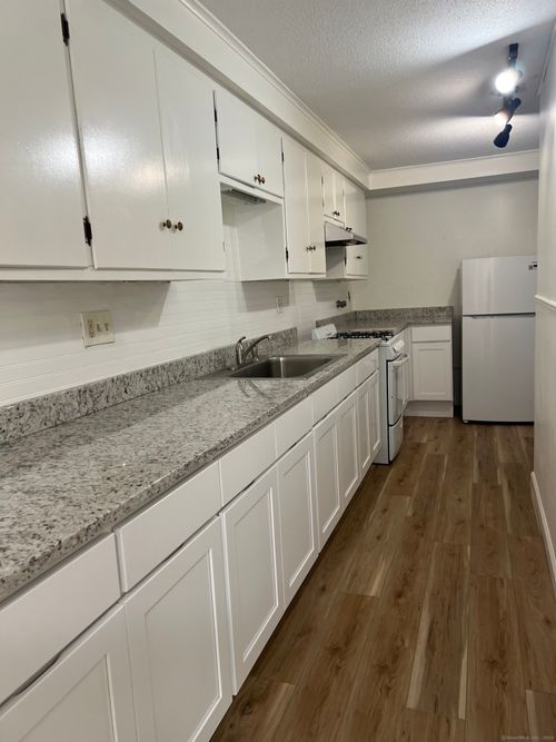 42 Babcock St, Hartford, CT, 06106-1301 | Card Image