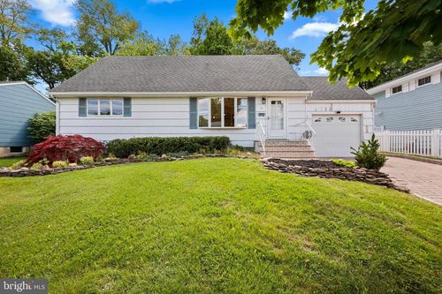 16 Venus Rd, South Amboy, NJ, 08879-2423 | Card Image