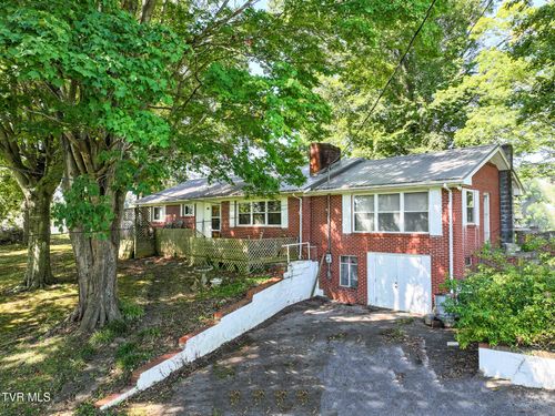 6525 Andrew Johnson Hwy E, Afton, TN, 37616-5768 | Card Image