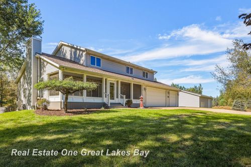4364 Sheridan Rd, Vassar, MI, 48768-9571 | Card Image