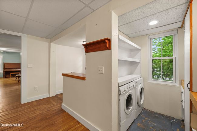 9 High St, Home with 6 bedrooms, 3 bathrooms and 4 parking in Lenox MA | Image 11