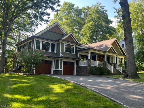 11 Crystal Rd, Mountain Lakes, NJ, 07046-1504 | Card Image