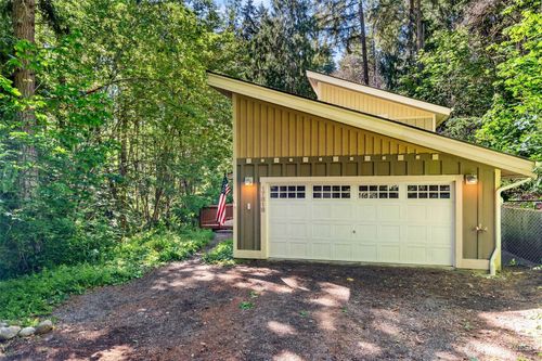 17818 Overlake Ct Se, Yelm, WA, 98597-9012 | Card Image