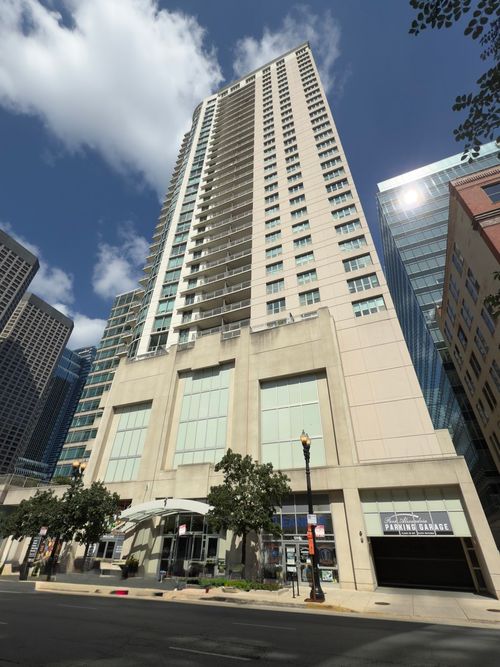 p294-125 S Jefferson St, Chicago, IL, 60661-3663 | Card Image