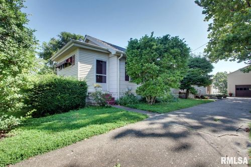 3322 N 12th St, Quincy, IL, 62305-1071 | Card Image