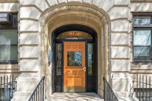 21-137 Peterborough St, Boston, MA, 02215-4212 | Card Image