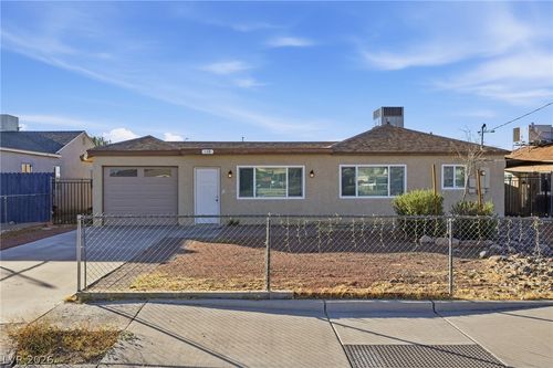 128 Continental Ave, Henderson, NV, 89015-5207 | Card Image