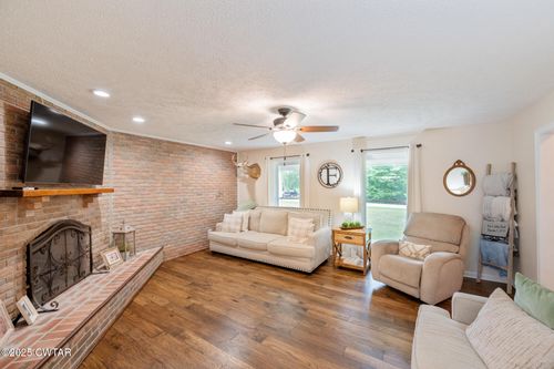 105 Center Hill Wright Rd, Reagan, TN, 38368-6026 | Card Image