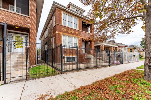6630 S Washtenaw Ave, Chicago, IL, 60629-1889 | Card Image
