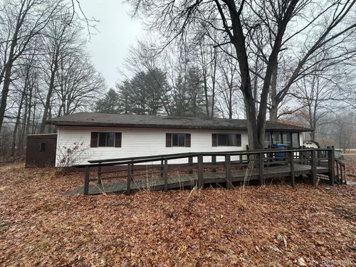 991 W Maplecrest Dr, Sanford, MI, 48657-9322 | Card Image