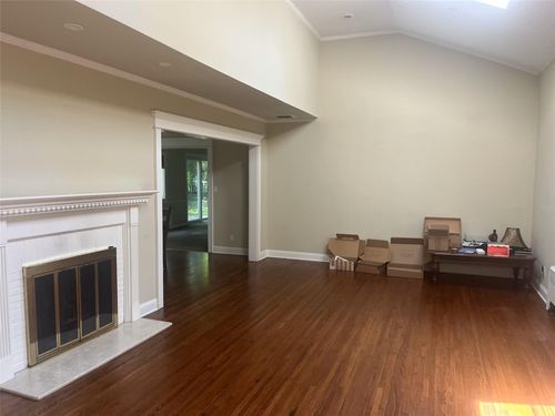 60 Oaktree Ln, Manhasset, NY, 11030-1705 | Card Image