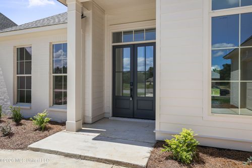 124 Mission Rdg, Madison, MS, 39110-7601 | Card Image