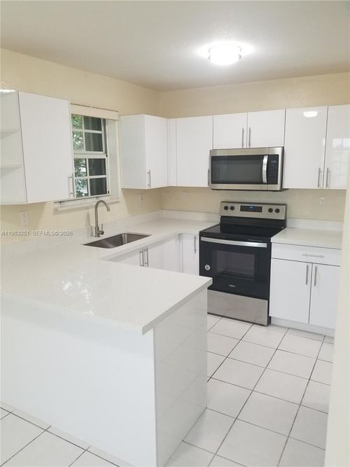 apt-3-170 Ne 142nd St, Miami, FL, 33161-2844 | Card Image