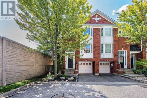 29 Mosaics Ave, Aurora, ON, L4G7L5 | Card Image