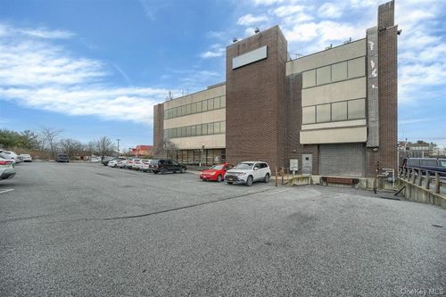 ste-101-15 Matthews St, Goshen, NY, 10924-1995 | Card Image