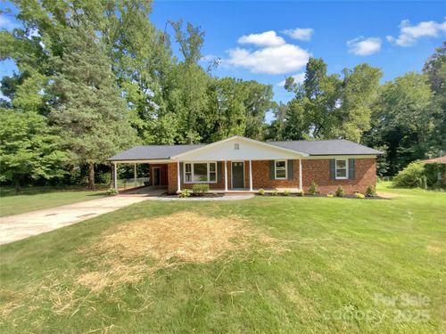 301 Briarcliff Dr, Kannapolis, NC, 28081-7157 | Card Image