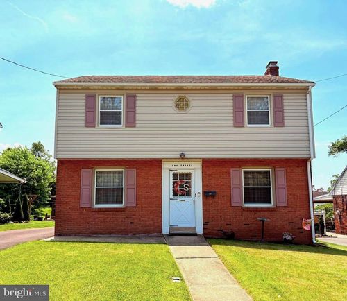 120 W 8th St, POTTSTOWN, PA, 19464-5109 | Card Image