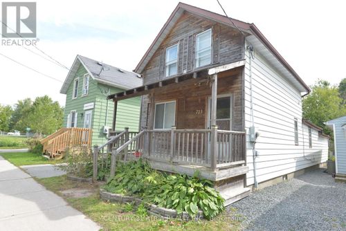 713 Chamberlain St, Peterborough, ON, K9J4M2 | Card Image