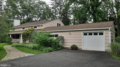 6 N Elm Street, House other with 6 bedrooms, 3 bathrooms and null parking in HOPEWELL NJ | Image 2