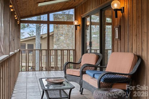 301 N Scarlet Oak Ln, Hendersonville, NC, 28791-2909 | Card Image