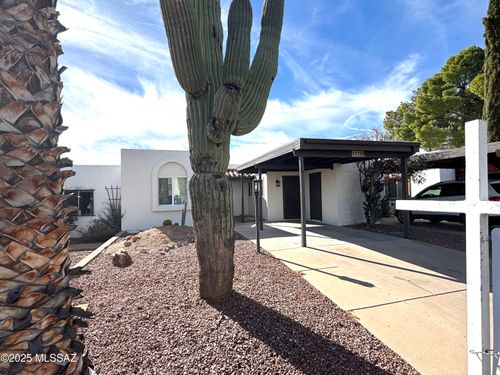 1358 S Desert Meadows Cir, Green Valley, AZ, 85614-1820 | Card Image