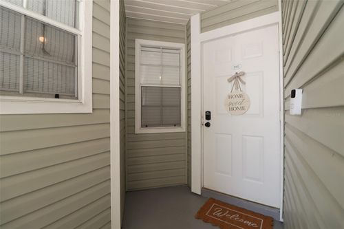 9102-6916 Stones Throw Cir N, ST PETERSBURG, FL, 33710-4765 | Card Image