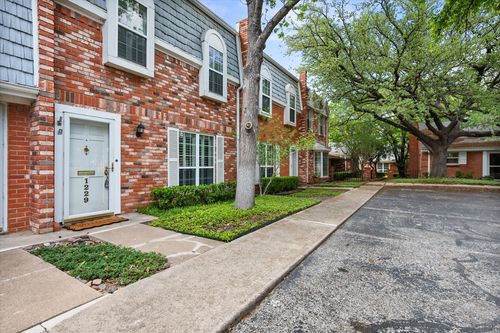 1229 Roaring Springs Rd, Fort Worth, TX, 76114-4489 | Card Image