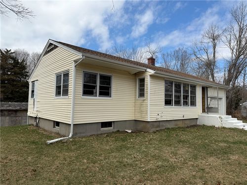 21 Nichols Ln, Westerly, RI, 02891-1308 | Card Image