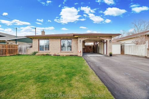 23 Acadia Cres, St Catharines, ON, L2P1H7 | Card Image