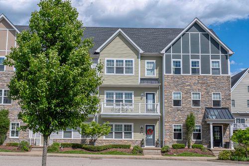 218 Park Pl, Oakmont, PA, 15139-1757 | Card Image