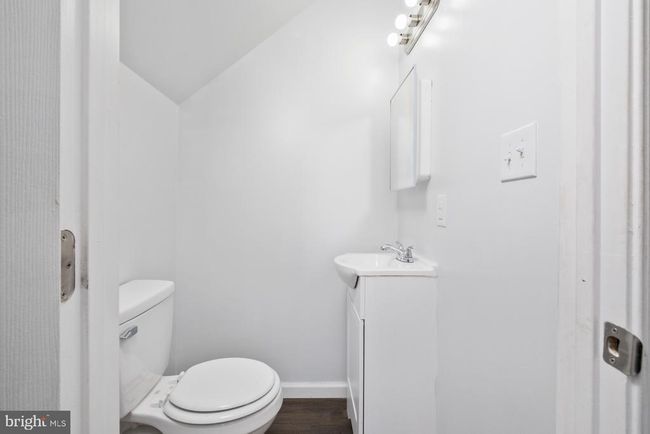 510 Short St, Home with 2 bedrooms, 2 bathrooms and null parking in FRONT ROYAL VA | Image 4
