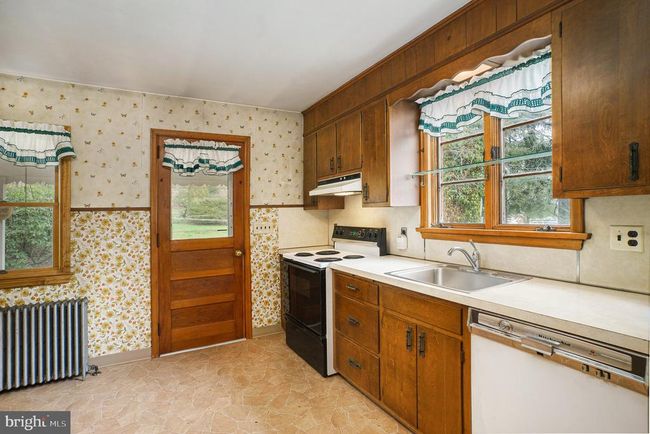 1042 Weisstown Rd, House other with 3 bedrooms, 1 bathrooms and null parking in BOYERTOWN PA | Image 11